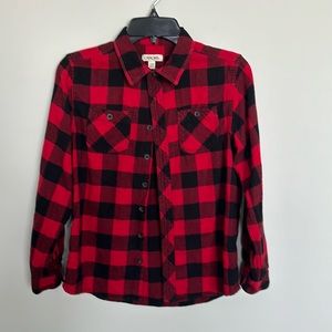 Black and red plaid flannel shirt for boys size 10/12